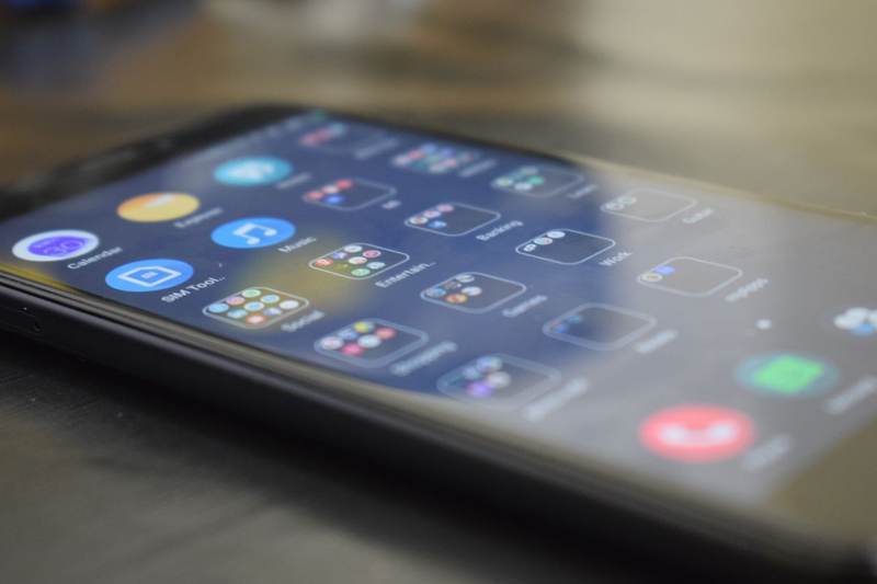 Design de Progressive Web App mobile consulté par une PME en Haute-Savoie