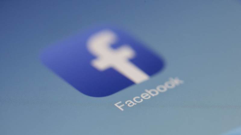 Icônes de réseaux sociaux pour illustrer les erreurs de communication des PME